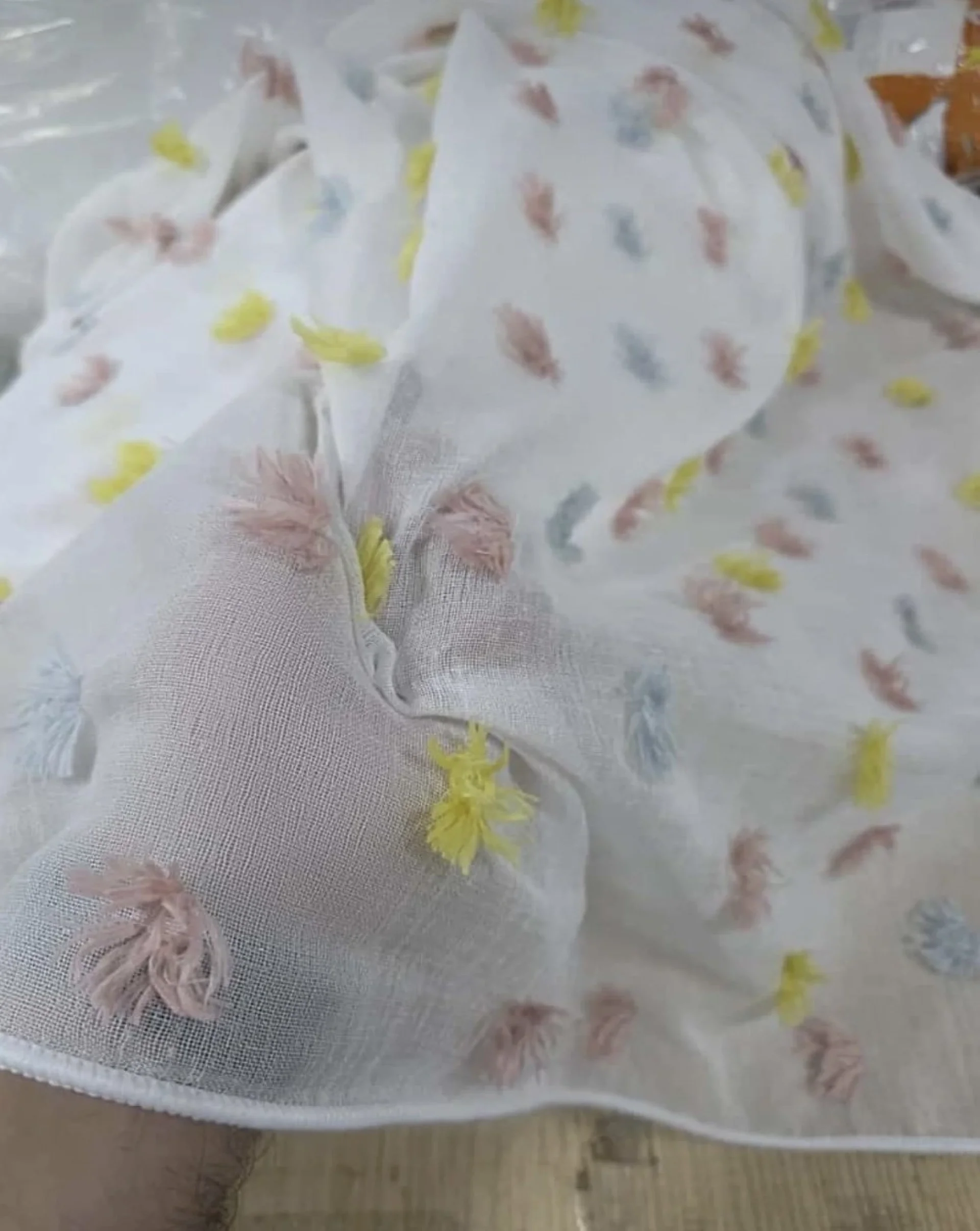 %D0%94%D0%B5%D1%82%D1%81%D0%BA%D0%BE+%D1%82%D1%8E%D0%BB+%D0%BF%D0%B5%D1%80%D0%B4%D0%B5+%D1%81+%D1%86%D0%B2%D0%B5%D1%82%D0%BD%D0%B8+%D0%BF%D0%BE%D0%BC%D0%BF%D0%BE%D0%BD%D0%B8%2C+%D1%81+%D0%BF%D0%B8%D1%81%D0%BA%D1%8E%D0%BB%D0%B8+%22Prestige+Curtains%22+%D1%80%D0%B0%D0%B7%D0%BB%D0%B8%D1%87%D0%BD%D0%B8+%D1%80%D0%B0%D0%B7%D0%BC%D0%B5%D1%80%D0%B8