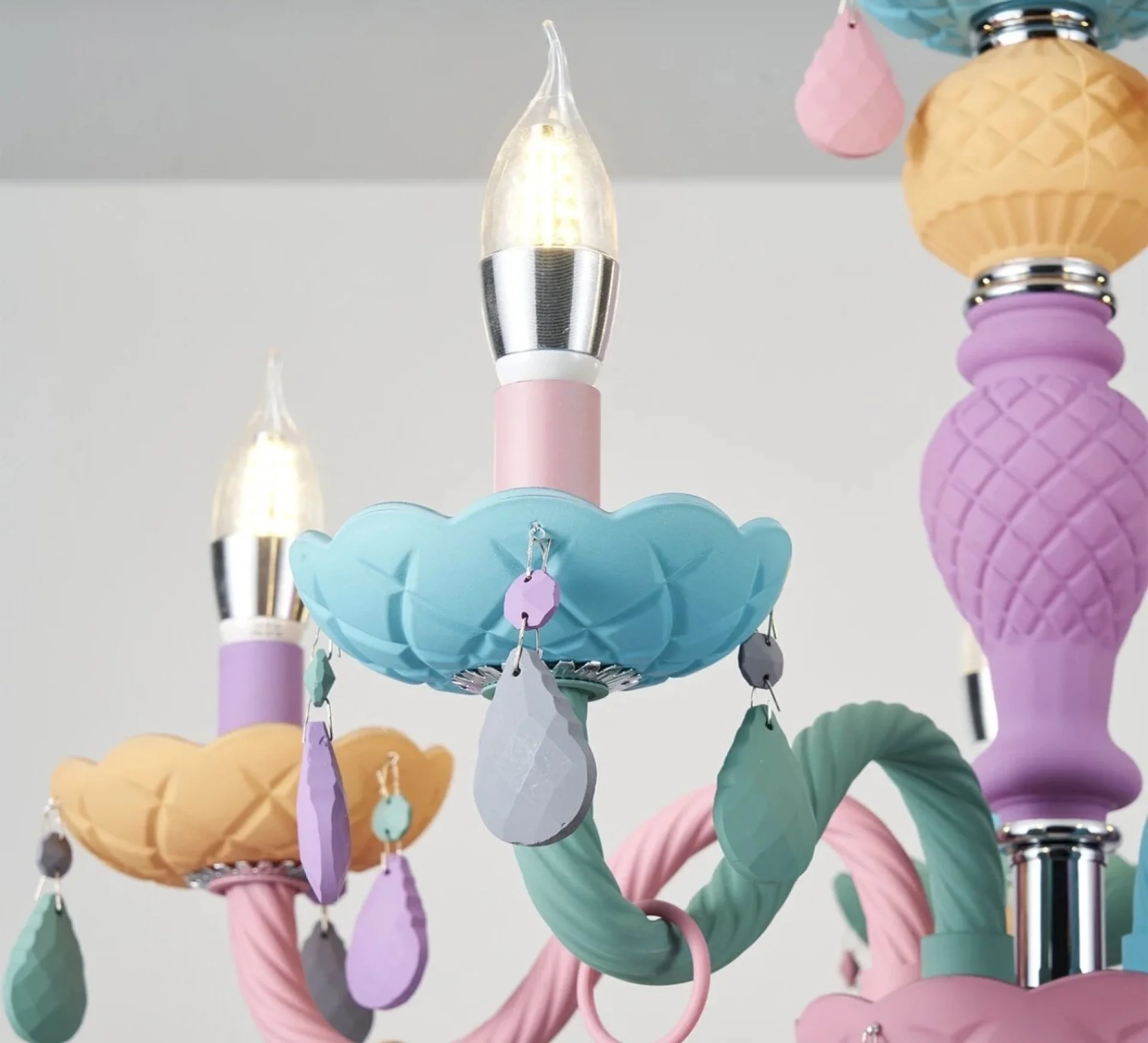 %D0%9B%D1%83%D0%BA%D1%81%D0%BE%D0%B7%D0%B5%D0%BD+%D0%BA%D1%80%D0%B8%D1%81%D1%82%D0%B0%D0%BB%D0%B5%D0%BD+%D0%B4%D0%B5%D1%82%D1%81%D0%BA%D0%B8+%D0%BF%D0%BE%D0%BB%D0%B8%D0%BB%D0%B5%D0%B9+%D1%81+5+%D0%BB%D0%B0%D0%BC%D0%BF%D0%B8+%22Apliqa%22+%D1%88%D0%B0%D1%80%D0%B5%D0%BD